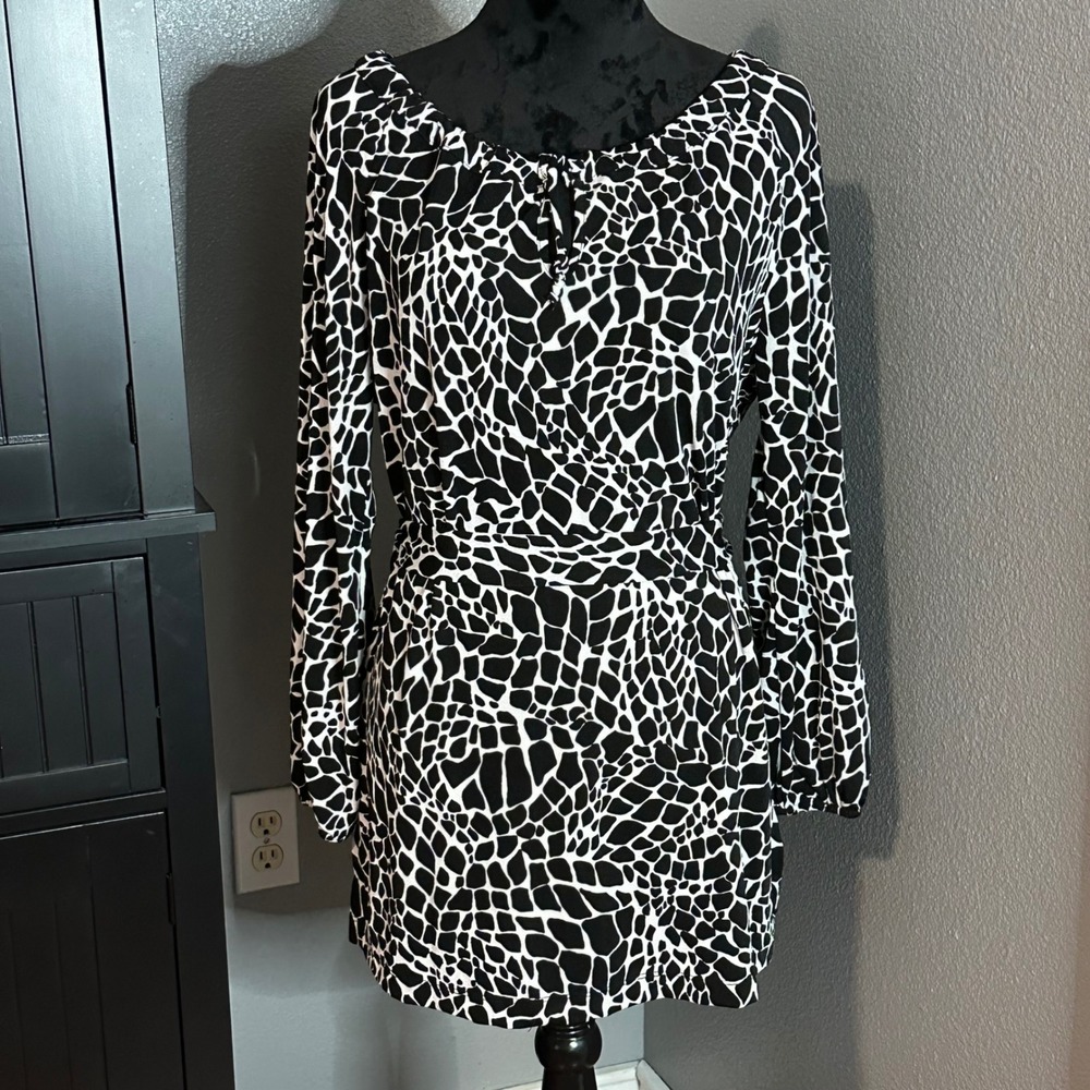 Chico's Travelers Blouse‎ Size 2 Large Black White Animal Print Tie Waist